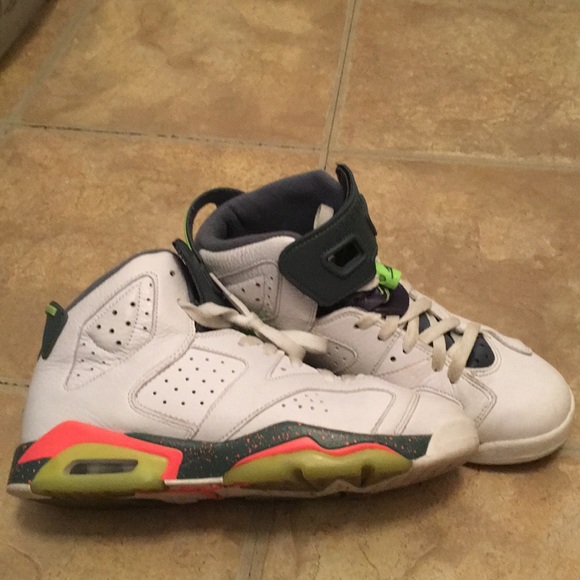 Jordan 6 - Picture 2 of 4